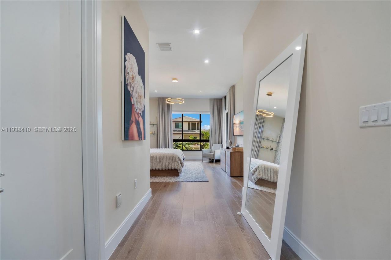 8279 NW 43rd St , Doral, FL 33166 Photo