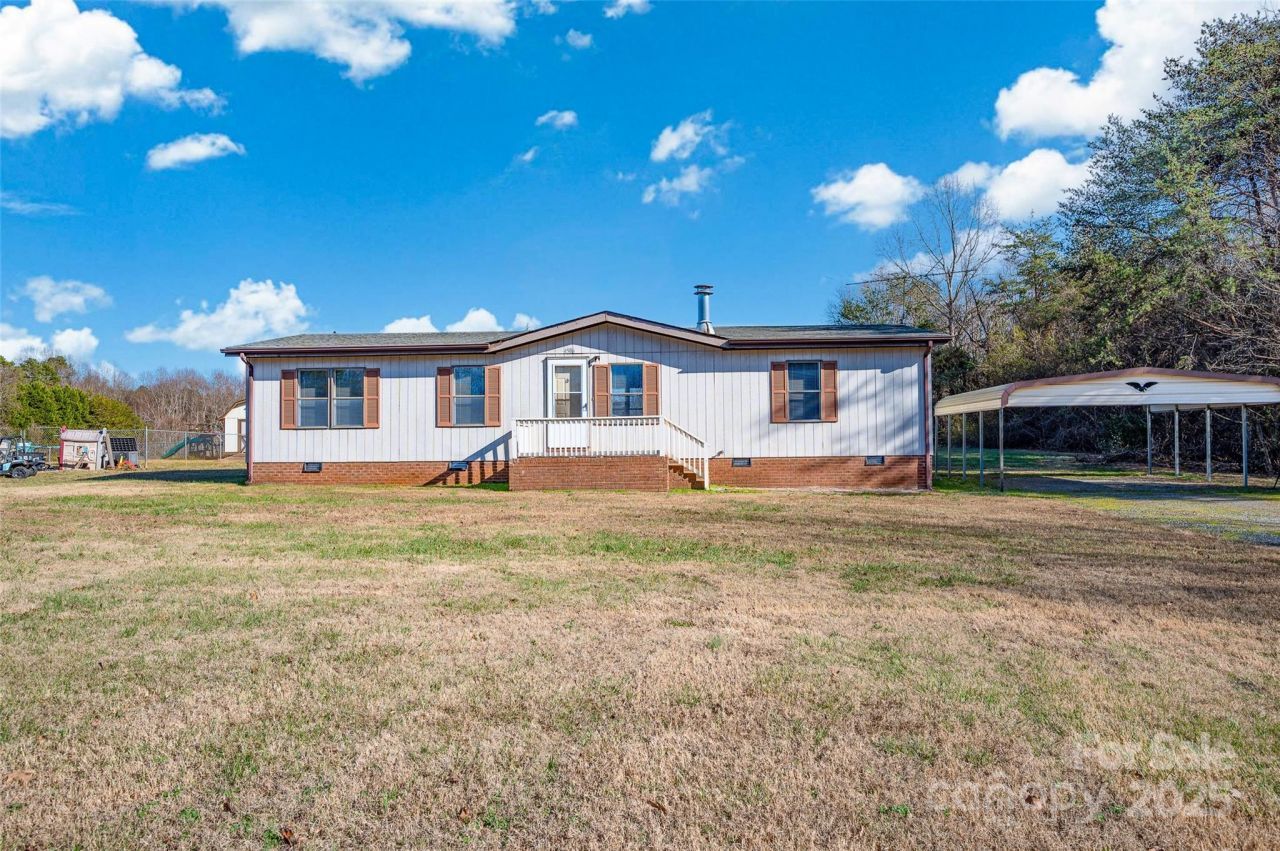 4586 Deal Road, Claremont, NC 28610 Main Photo