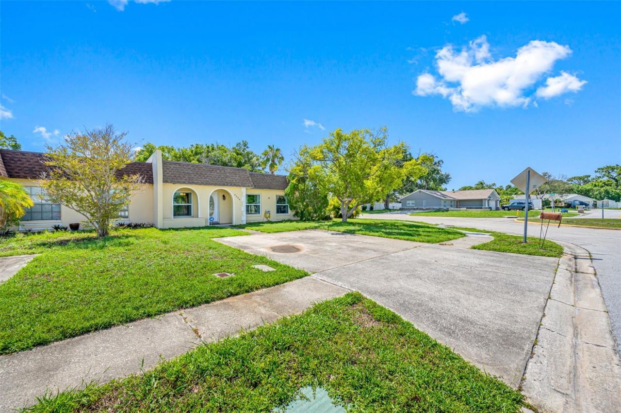 9994 83rd Street, Seminole, FL 33777 Photo