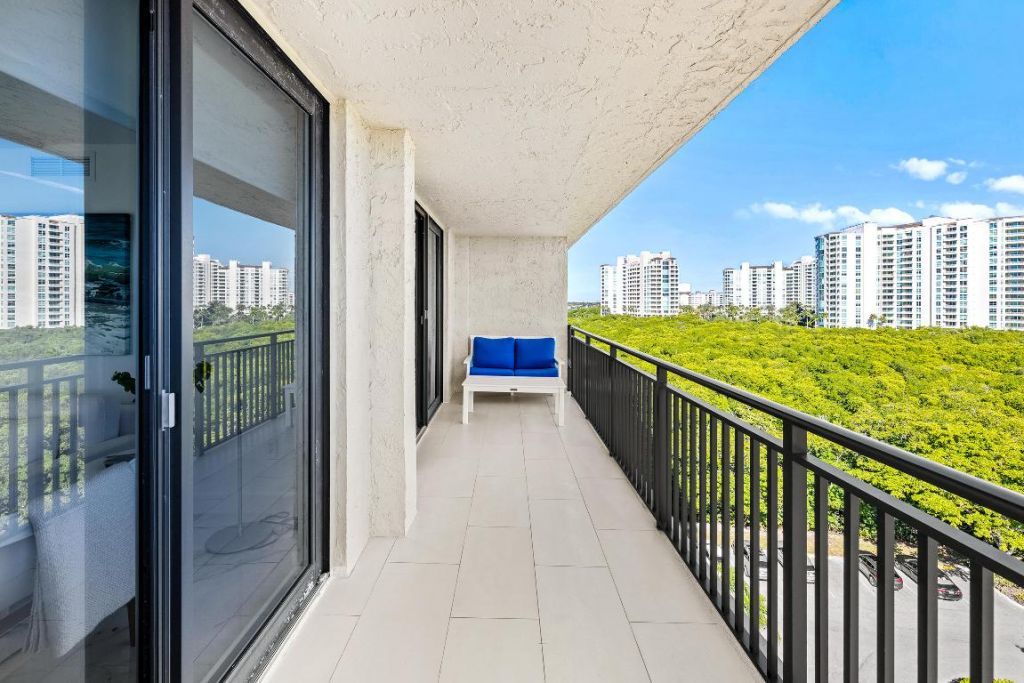 3912 S Ocean Boulevard, Unit 806, Highland Beach, FL 33487 Photo