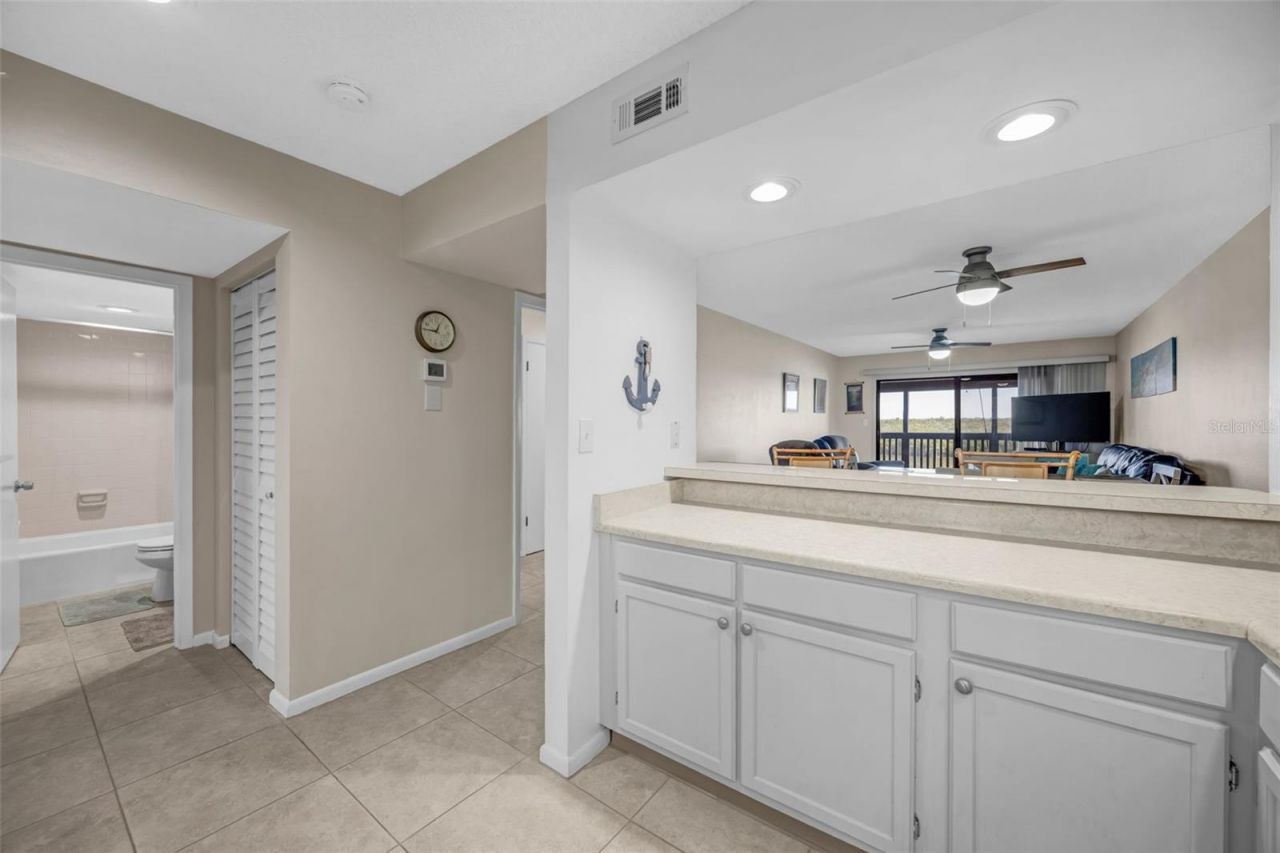803 Bahia Del Sol Drive, Unit B, Ruskin, FL 33570 Photo