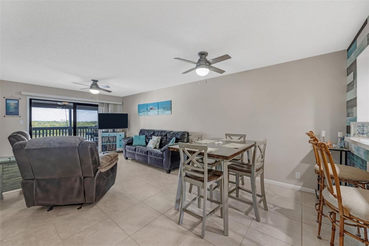 803 Bahia Del Sol Drive, Unit B, Ruskin, FL 33570 Photo