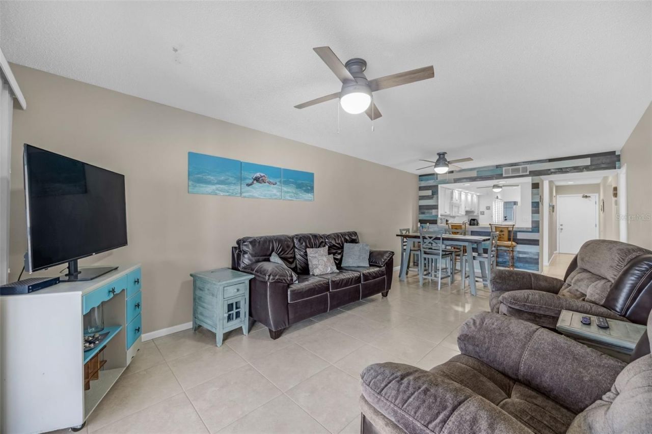 803 Bahia Del Sol Drive, Unit B, Ruskin, FL 33570 Photo