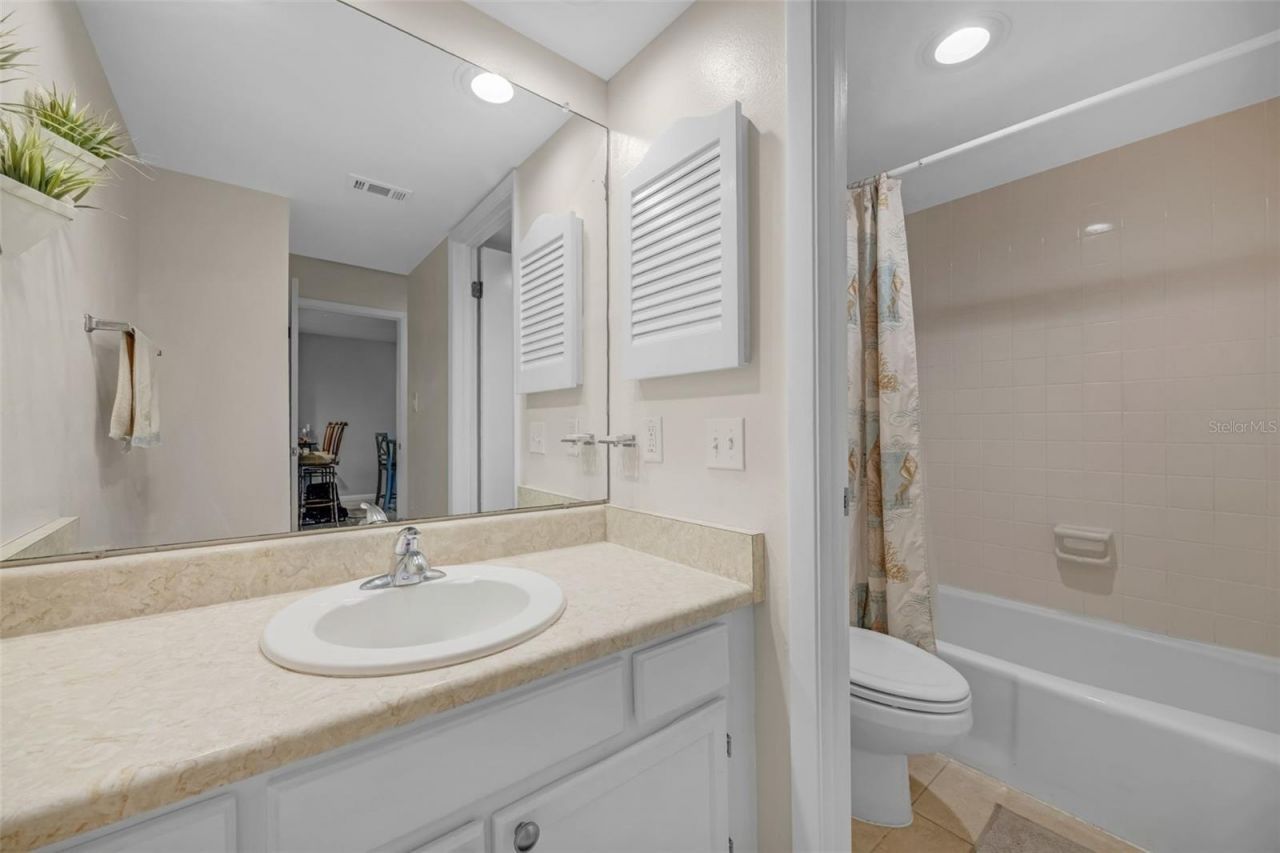 803 Bahia Del Sol Drive, Unit B, Ruskin, FL 33570 Photo