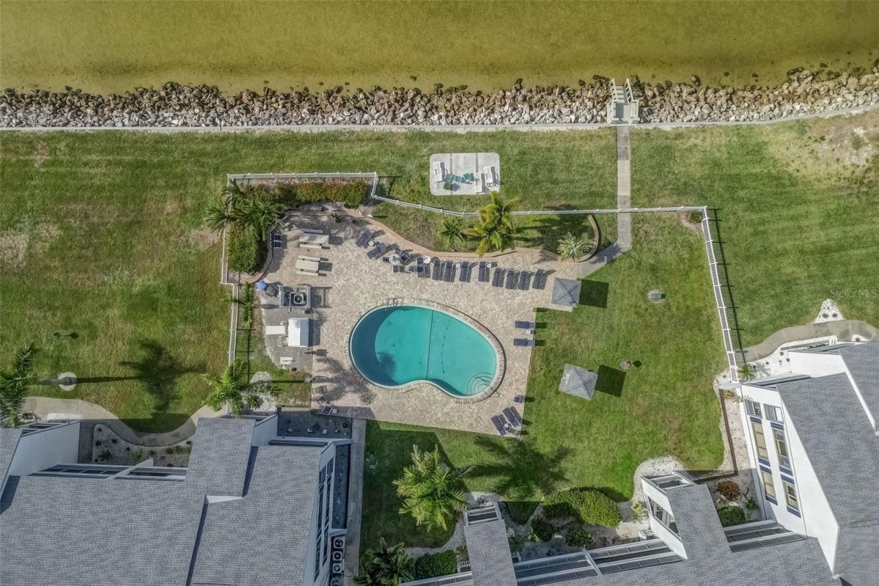 803 Bahia Del Sol Drive, Unit B, Ruskin, FL 33570 Photo