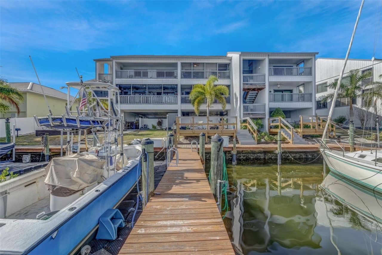 803 Bahia Del Sol Drive, Unit B, Ruskin, FL 33570 Photo