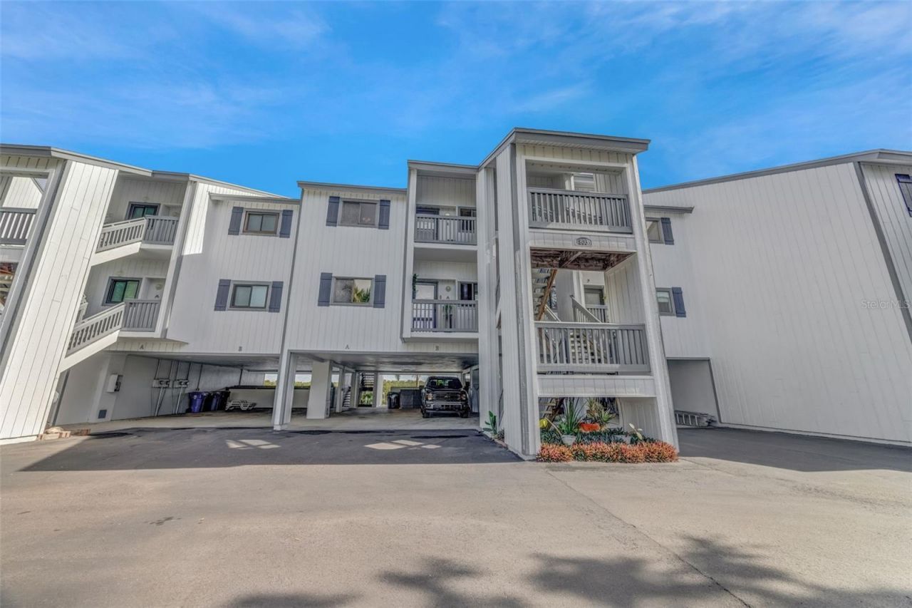 803 Bahia Del Sol Drive, Unit B, Ruskin, FL 33570 Photo