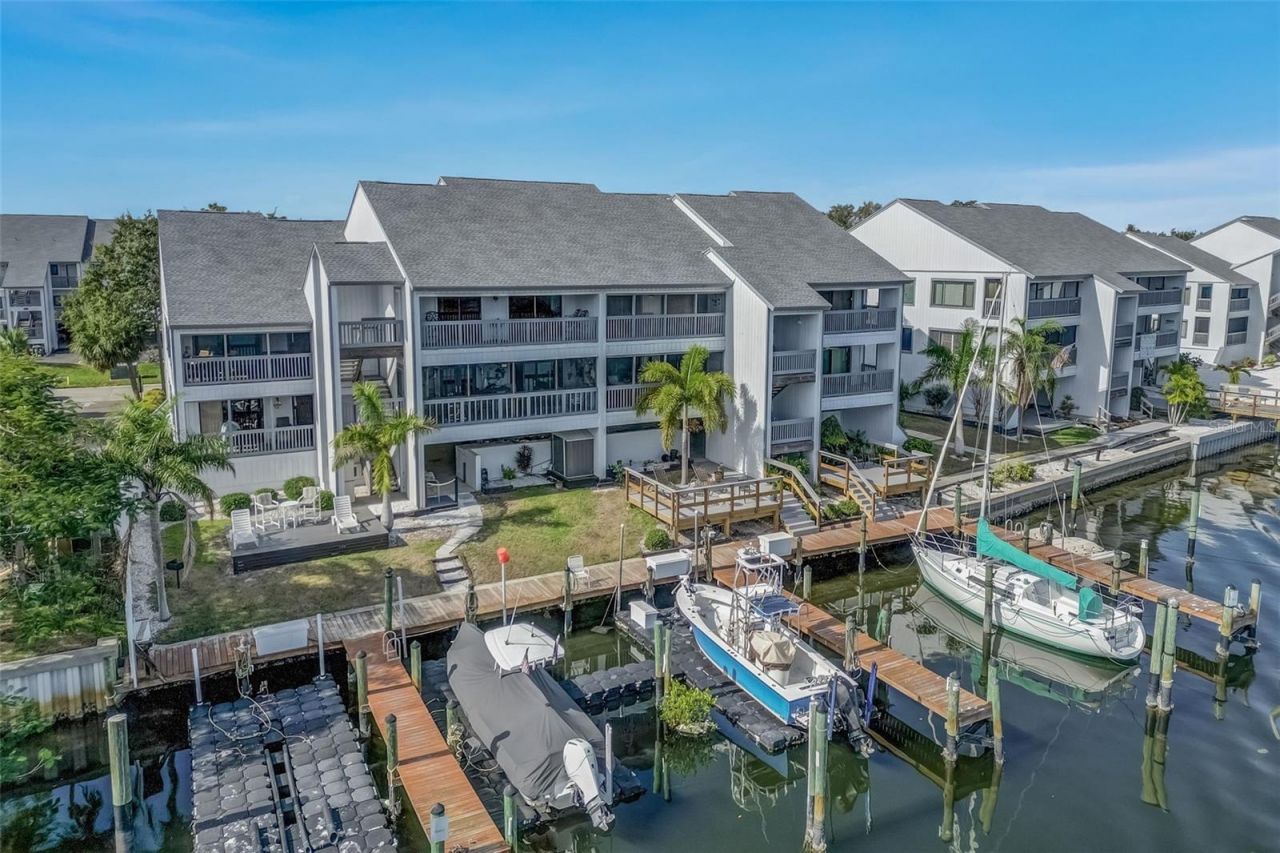 803 Bahia Del Sol Drive, Unit B, Ruskin, FL 33570 Photo