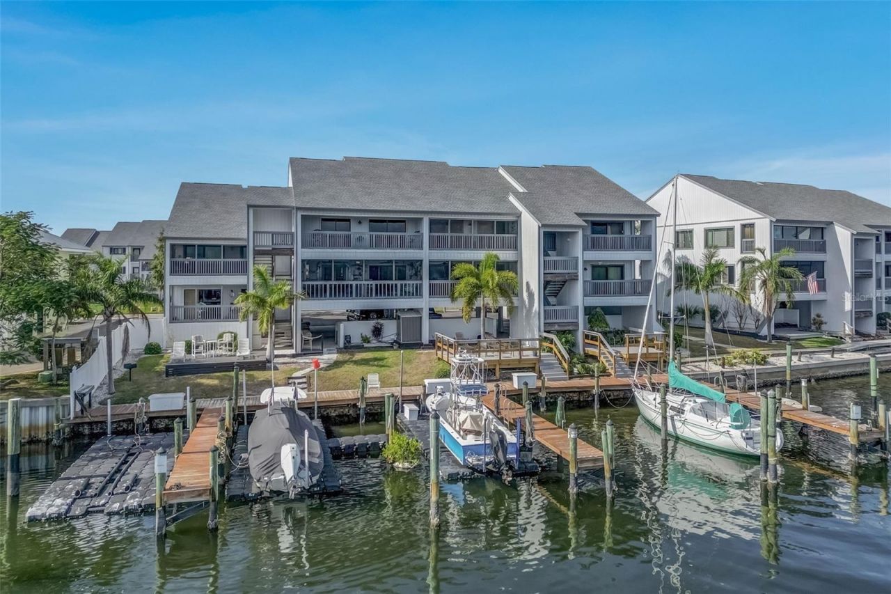 803 Bahia Del Sol Drive, Unit B, Ruskin, FL 33570 Photo
