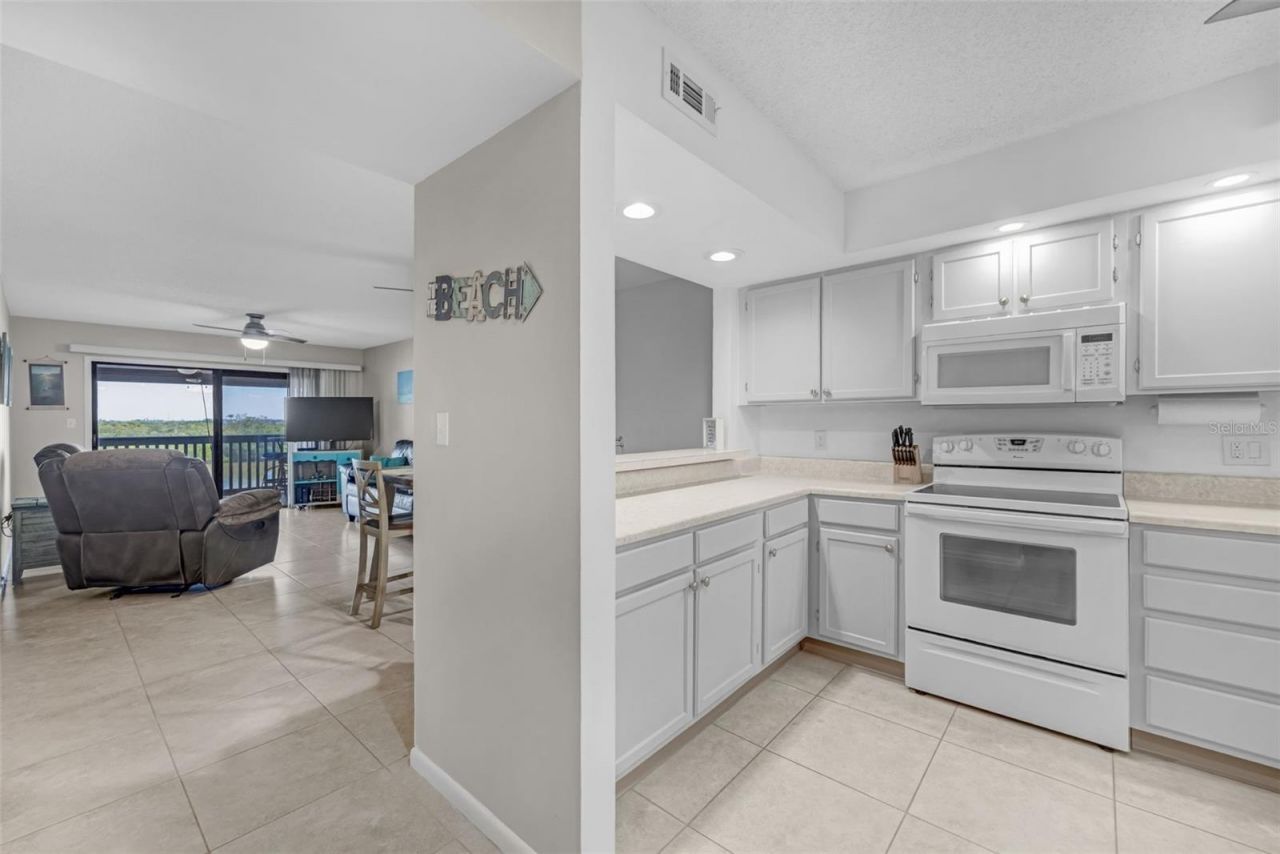 803 Bahia Del Sol Drive, Unit B, Ruskin, FL 33570 Photo