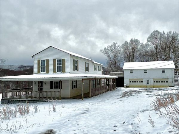 1061 Peaser Road, Leivasy, WV 26676