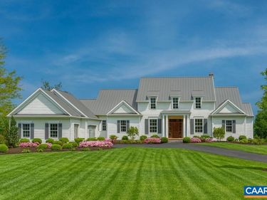 4 CANTERBURY RD, Charlottesville, VA 22903