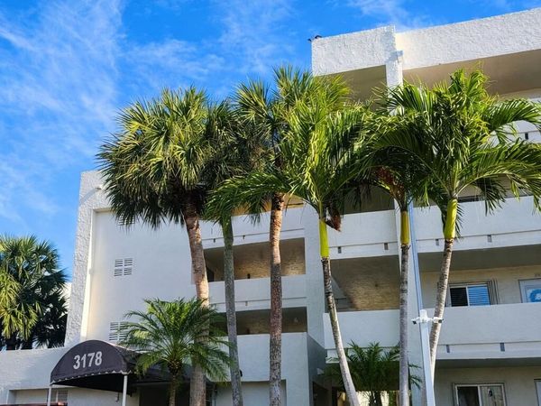 3178 Via Poinciana, Unit 303, Lake Worth, FL 33467