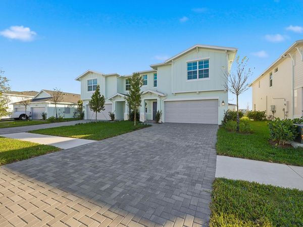 Loxahatchee, FL 33470