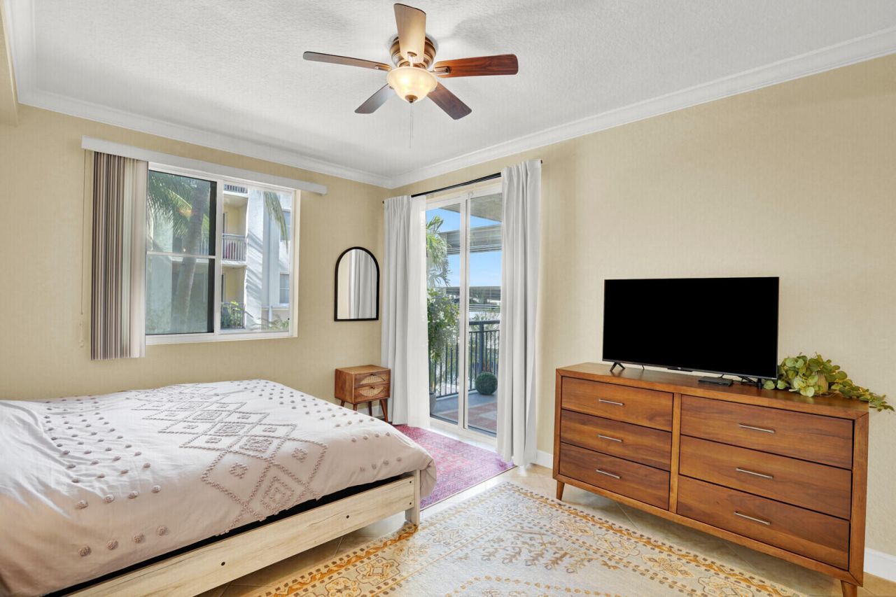 1201 Renaissance Way, Unit 201, Boynton Beach, FL 33426 Photo