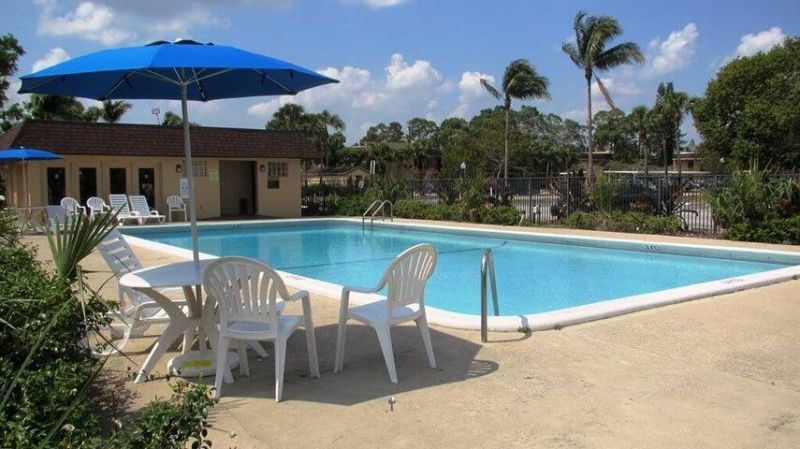 6066 Forest Hill Boulevard, Unit 202, West Palm Beach, FL 33415 Photo