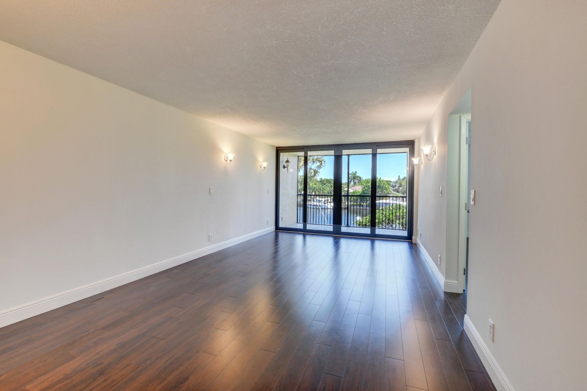18 Royal Palm Way, Unit 202, Boca Raton, FL 33432 Photo