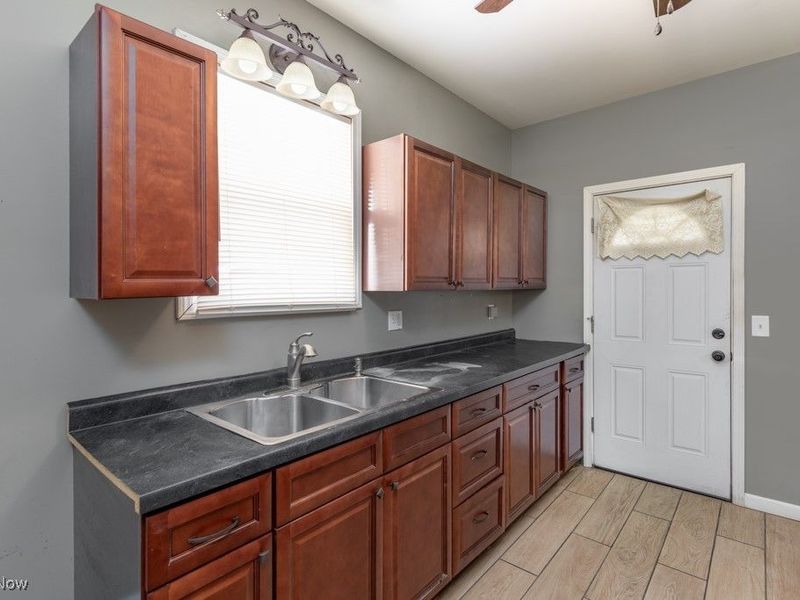 1431 Sherrick Road SE, Canton, OH 44707 Photo 10