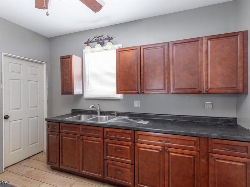 1431 Sherrick Road SE, Canton, OH 44707 Photo 8