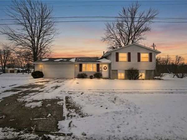 2703 W 40th Street, Lorain, OH 44053