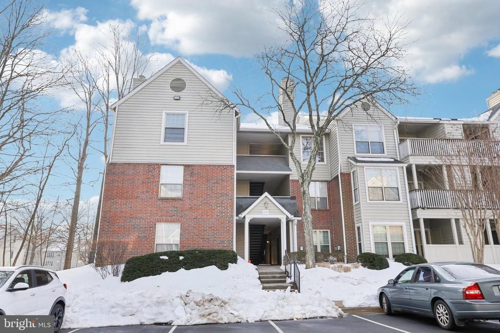 12152 Penderview Terrace, Unit 1334, Fairfax, VA 22033 Main Photo