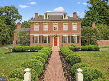 1101 SMALLBROOK LANE, YORK, PA 17403