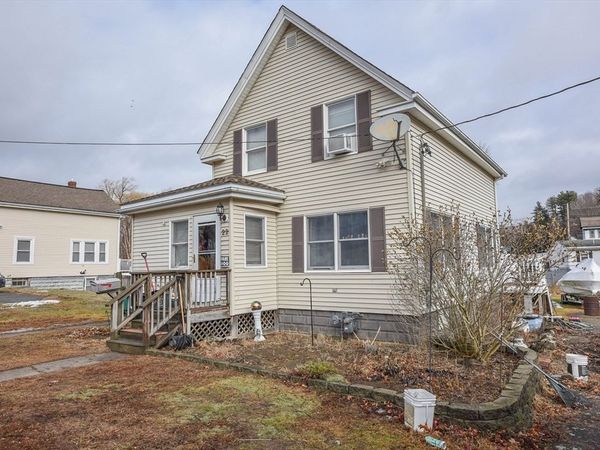 22 Pleasant Street, Groveland, MA 01834