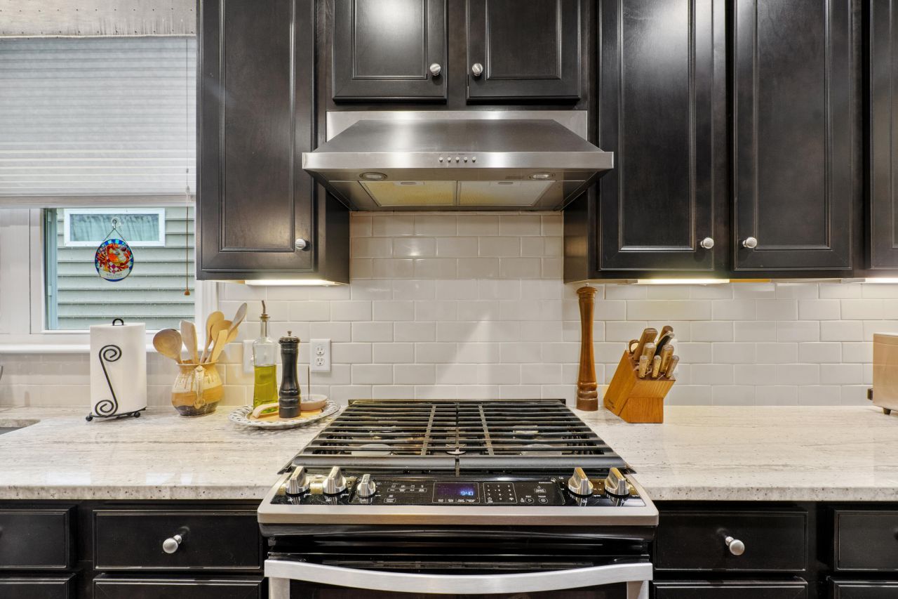 575 Eastern Isle Avenue Photo 11