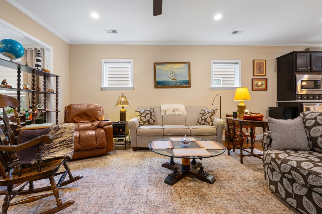 575 Eastern Isle Avenue Photo 17