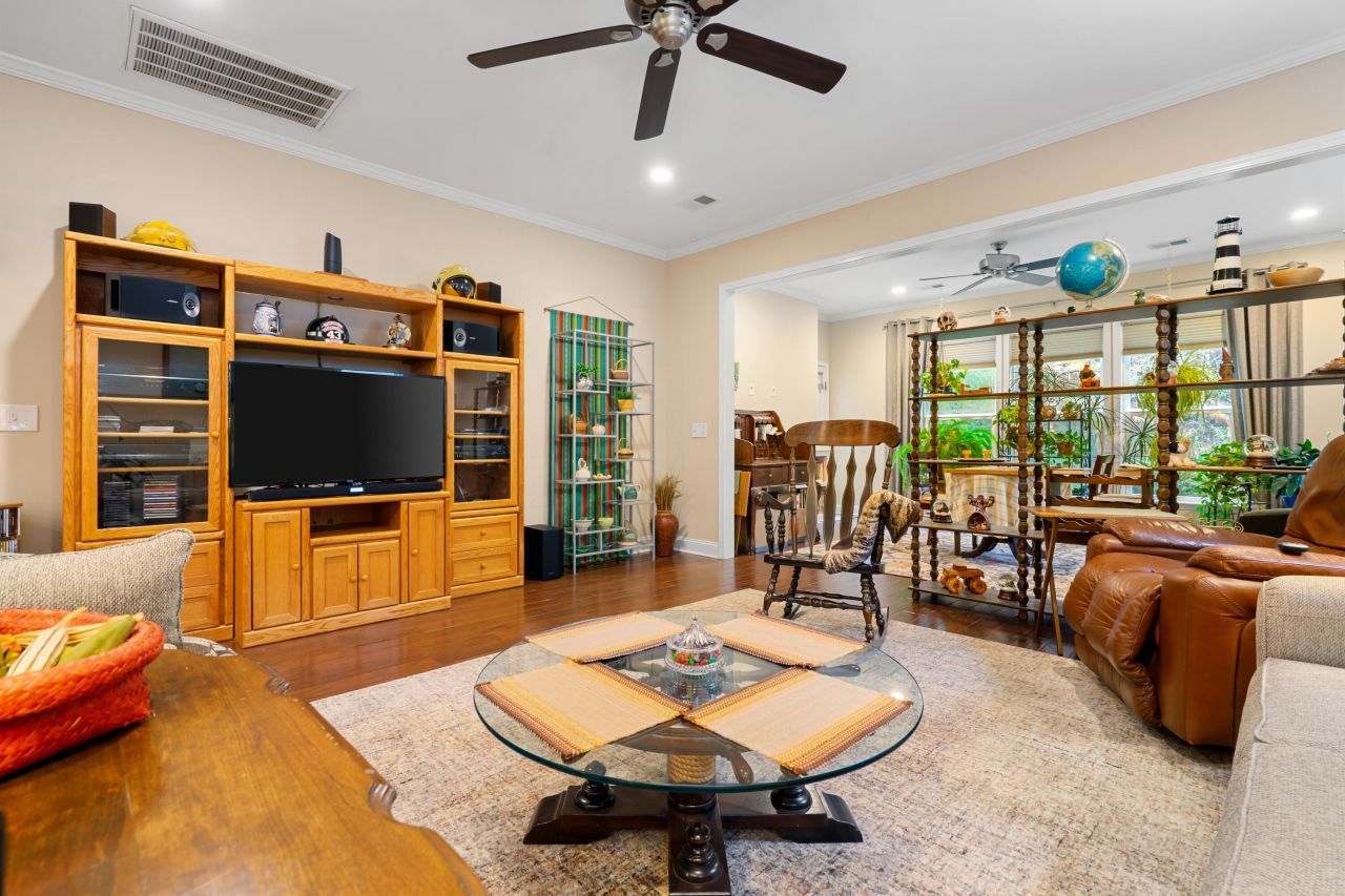 575 Eastern Isle Avenue Photo 20