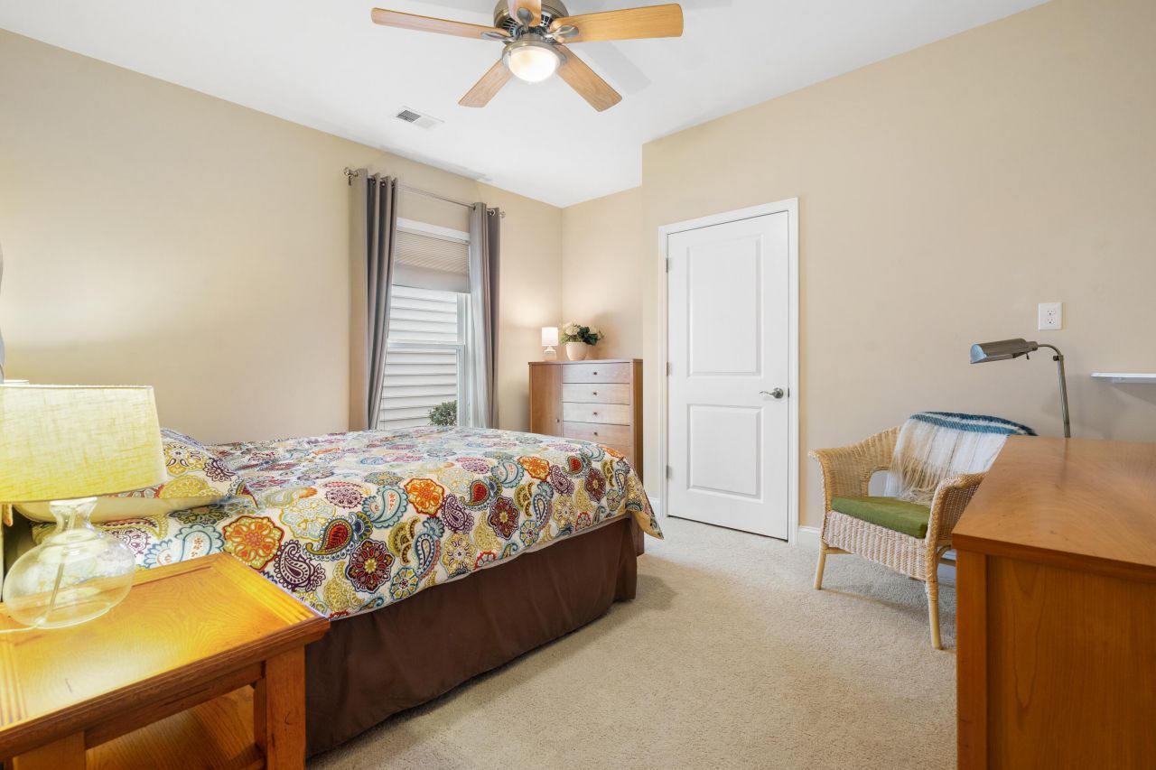 575 Eastern Isle Avenue Photo 27