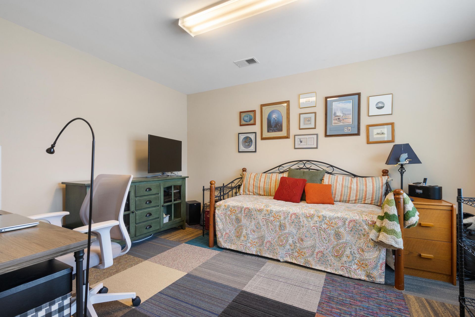575 Eastern Isle Avenue Photo 29
