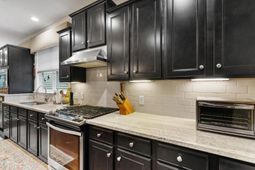 575 Eastern Isle Avenue photo 4