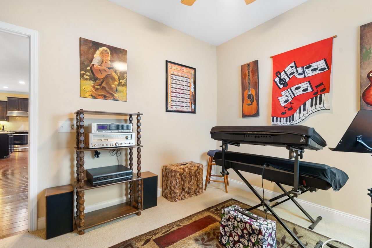 575 Eastern Isle Avenue Photo 31