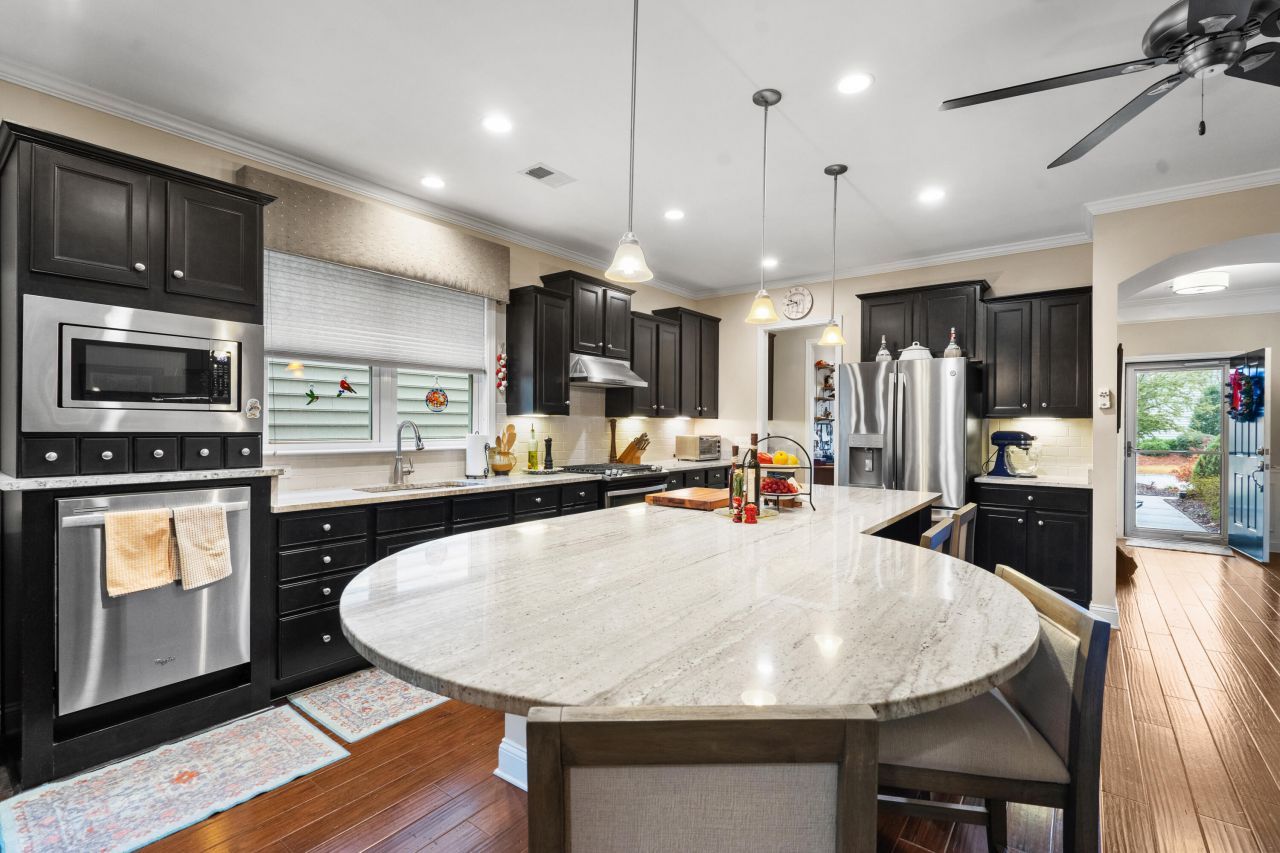 575 Eastern Isle Avenue Photo 7