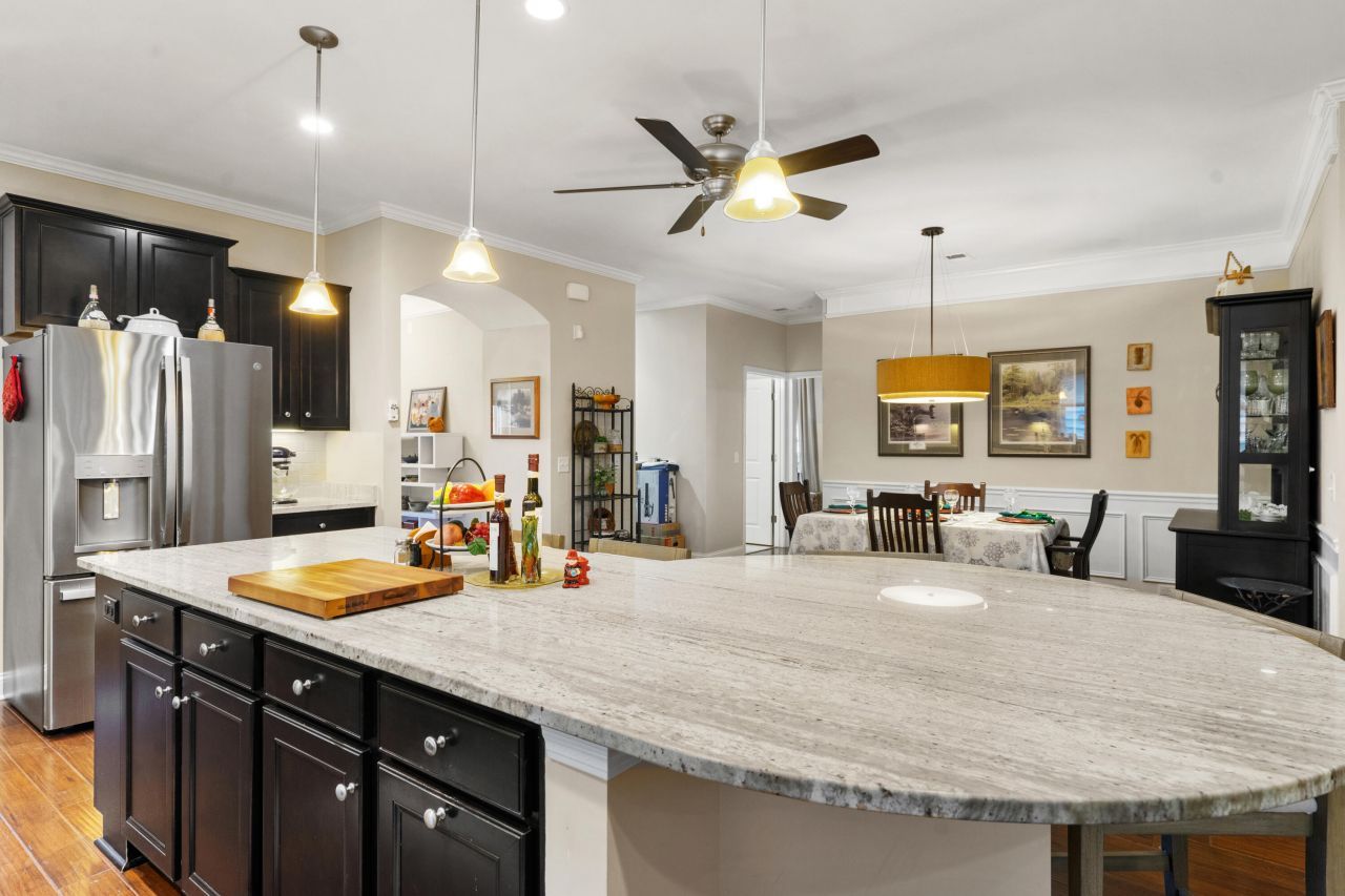 575 Eastern Isle Avenue Photo 9