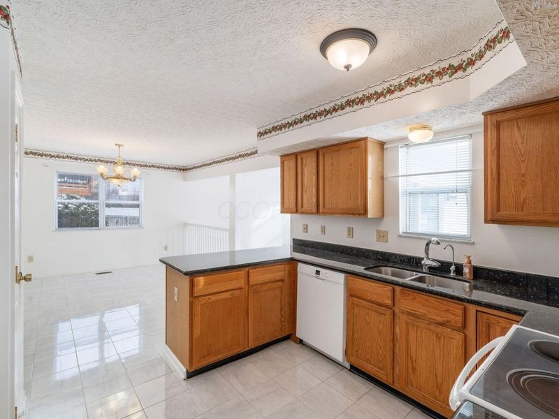 406 Hances Drive, Blacklick, OH 43004 Photo 8