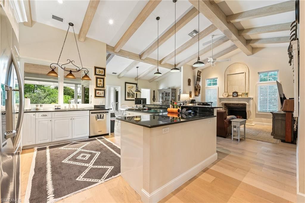 5042 Seahorse Ave, Naples, FL 34103 Photo