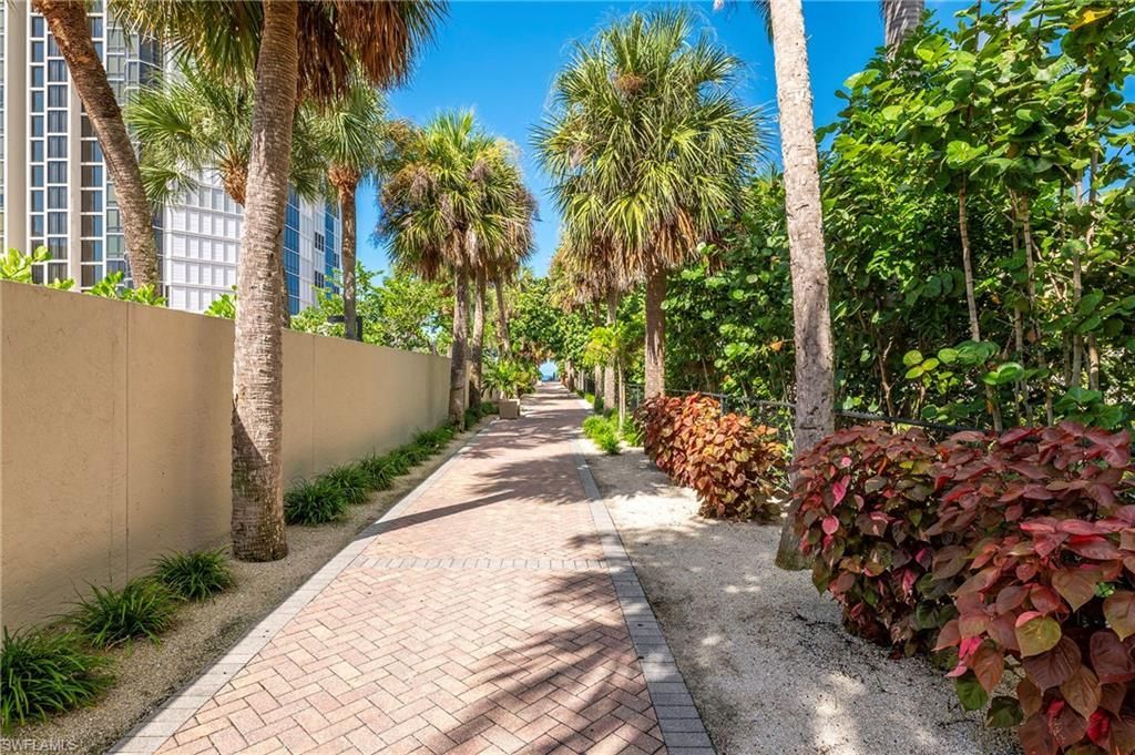 5042 Seahorse Ave, Naples, FL 34103 Photo