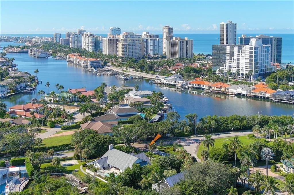 5042 Seahorse Ave, Naples, FL 34103 Photo