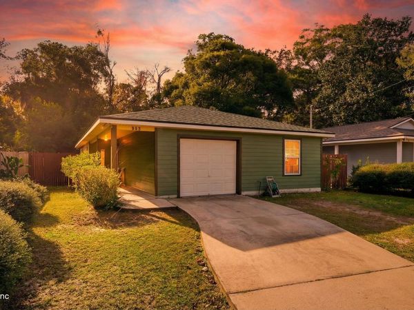 735 N CYPRESS Avenue, Green Cove Springs, FL 32043