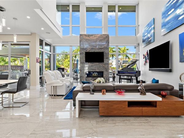 2809 NE 24th Pl, Fort Lauderdale, FL 33305