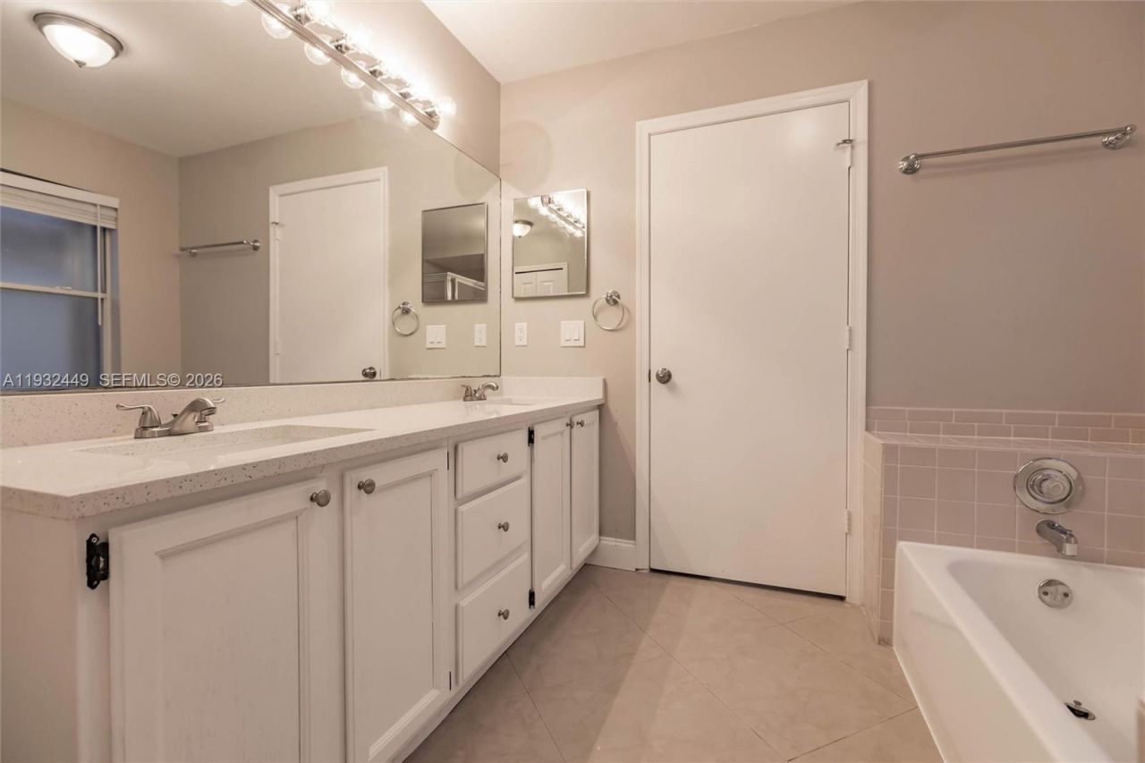 2042 Cross Breeze Dr, Wellington, FL 33414 Photo