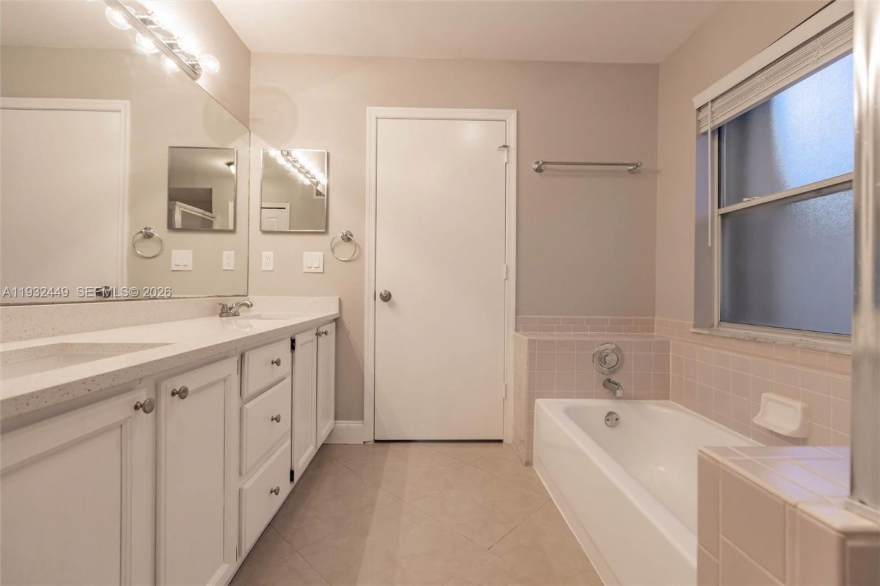 2042 Cross Breeze Dr, Wellington, FL 33414 Photo