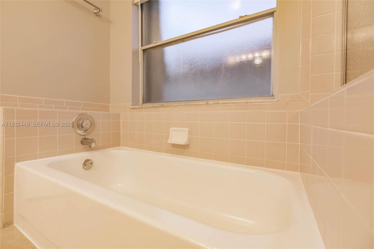 2042 Cross Breeze Dr, Wellington, FL 33414 Photo