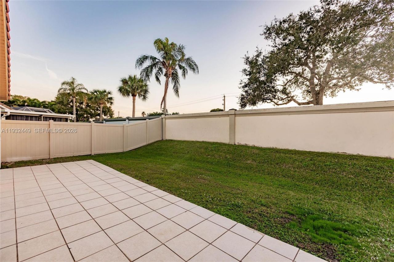 2042 Cross Breeze Dr, Wellington, FL 33414 Photo