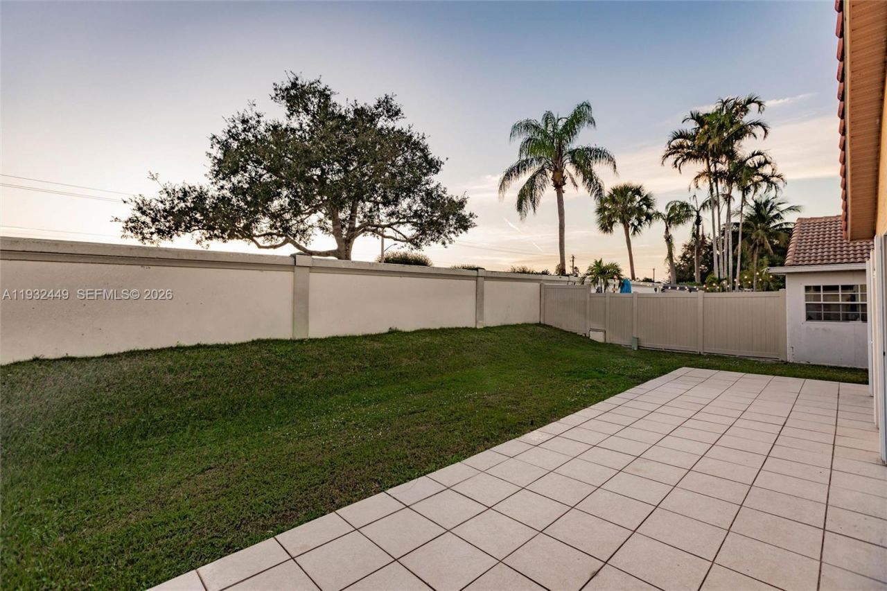 2042 Cross Breeze Dr, Wellington, FL 33414 Photo