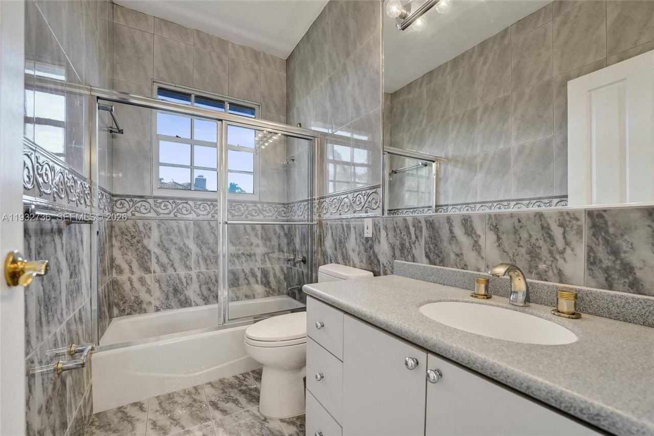 3855 Windmill Lake Road, Weston, FL 33332 Photo