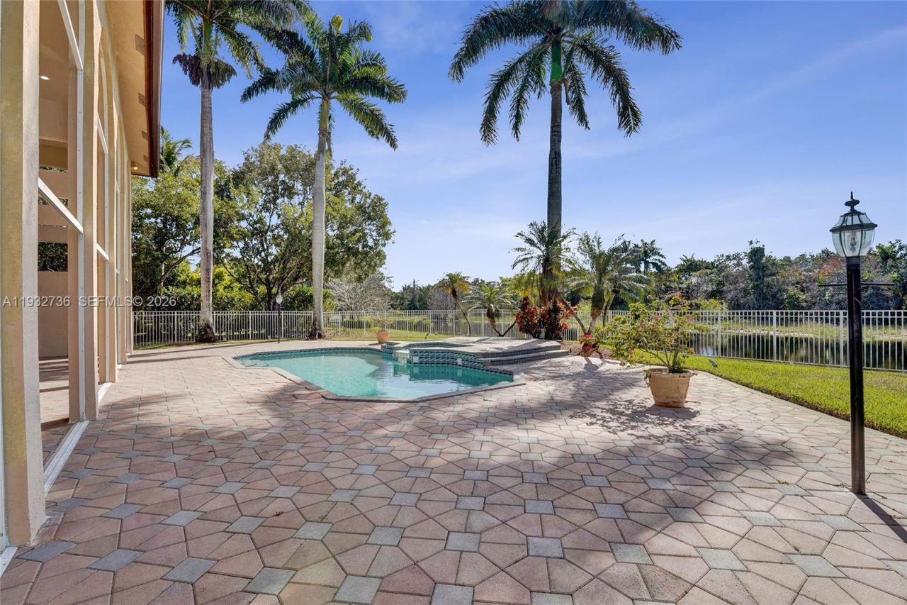 3855 Windmill Lake Road, Weston, FL 33332 Photo