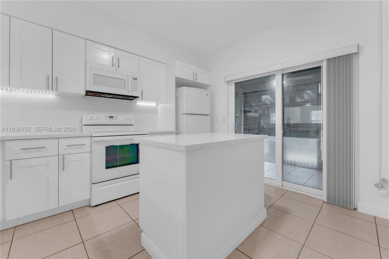 3325 Cabaret Ln, Margate, FL 33063 Photo